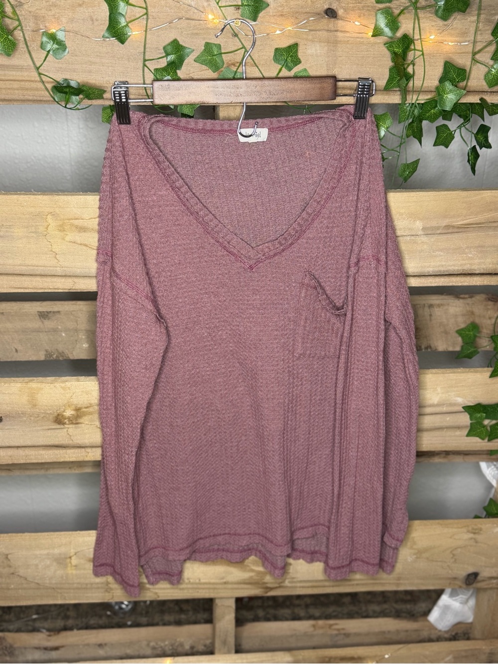 LA MIEL Waffle-Knit V-Neck Long Sleeve Top in Dusty Rose